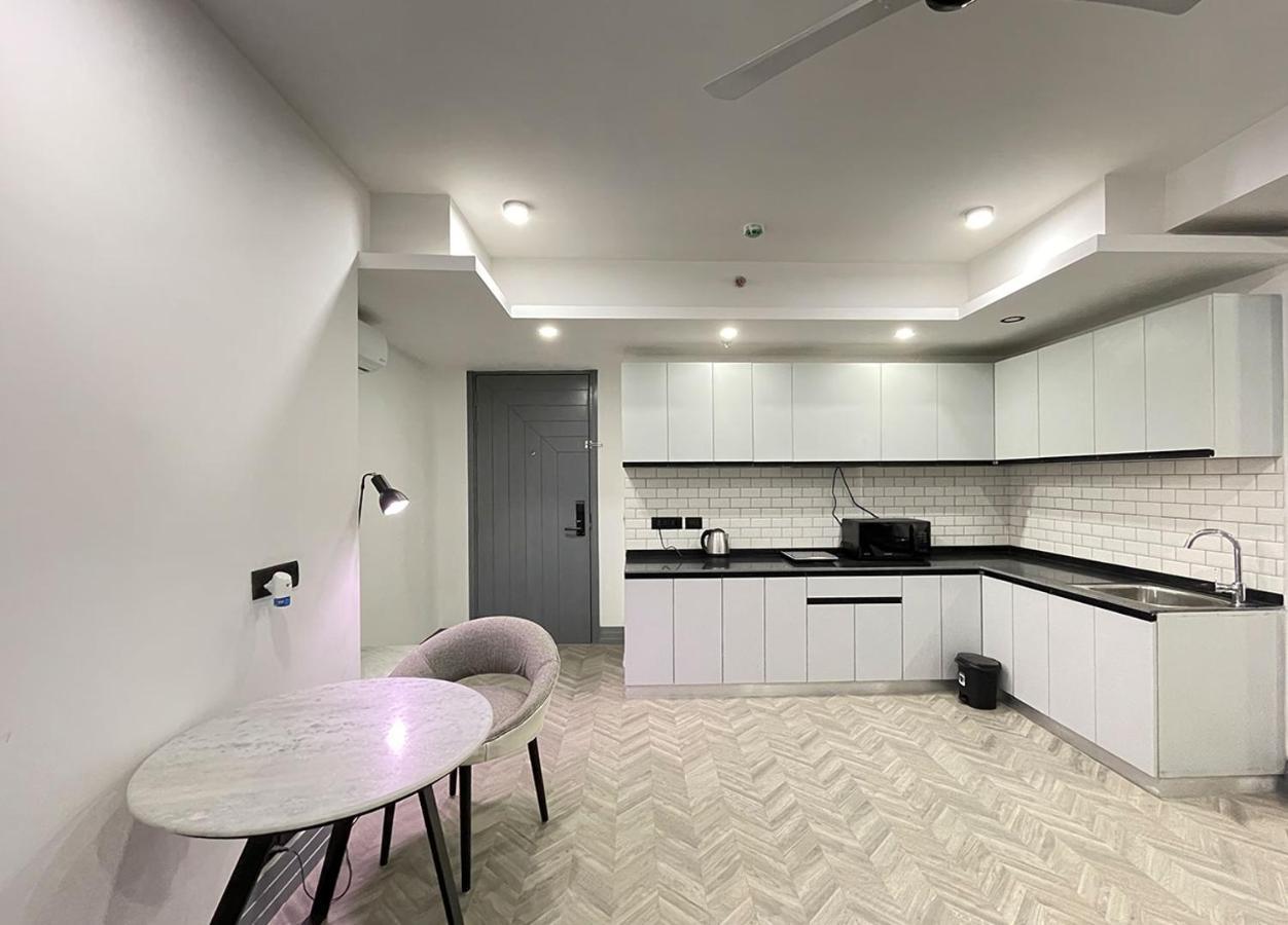 Bedchambers Serviced Apartments - Cyber City غورغاون المظهر الخارجي الصورة