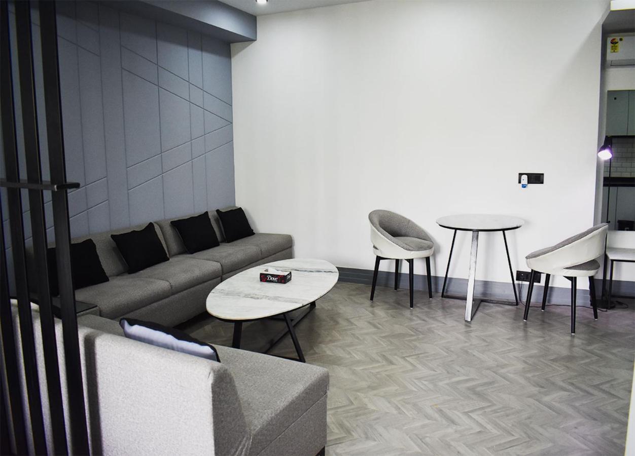 Bedchambers Serviced Apartments - Cyber City غورغاون المظهر الخارجي الصورة