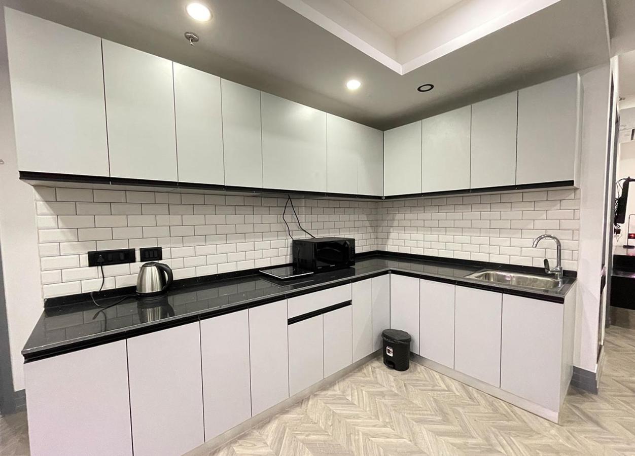 Bedchambers Serviced Apartments - Cyber City غورغاون المظهر الخارجي الصورة
