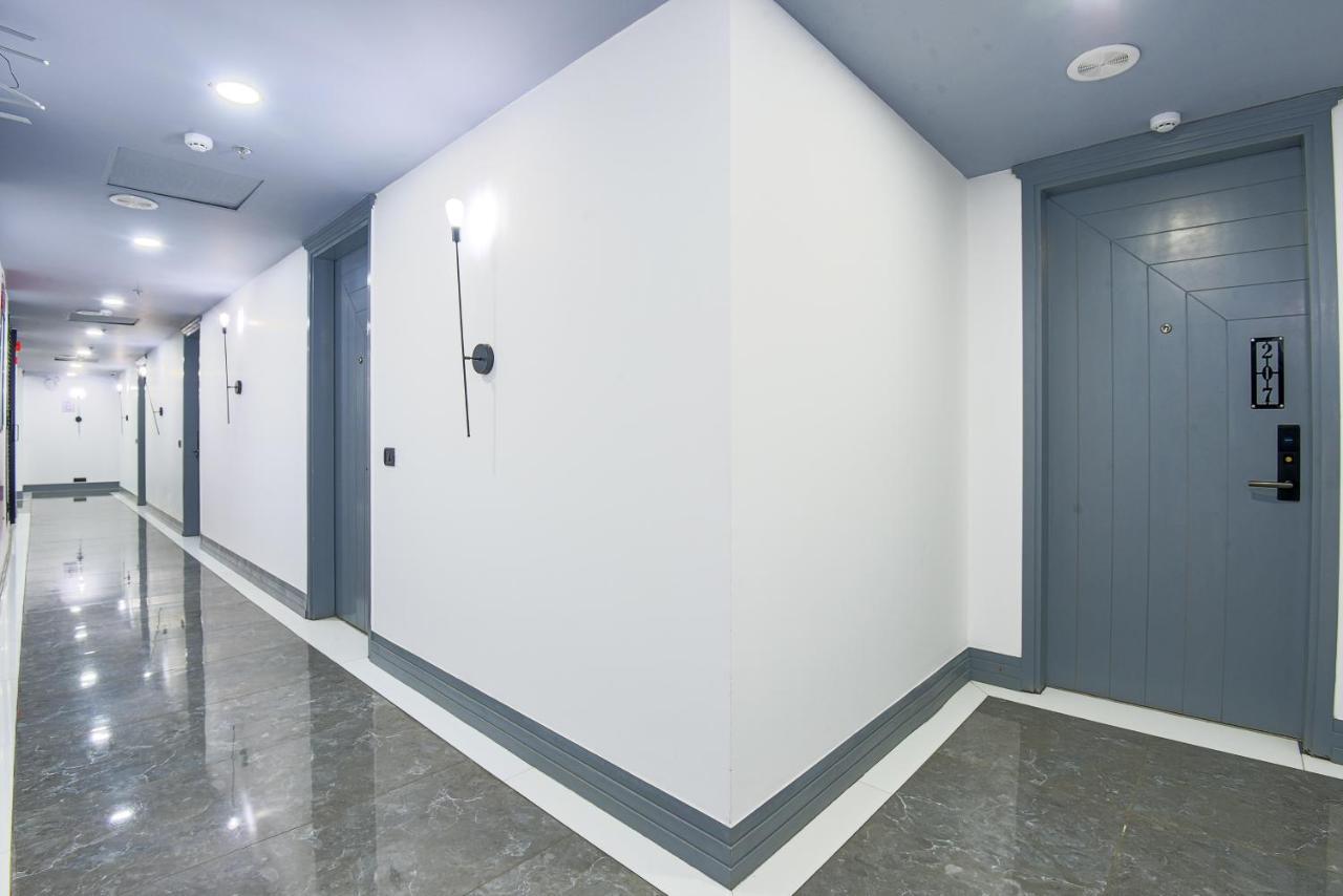 Bedchambers Serviced Apartments - Cyber City غورغاون المظهر الخارجي الصورة