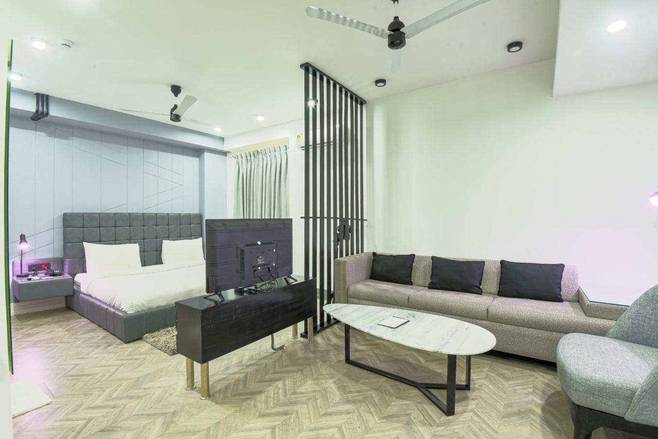 Bedchambers Serviced Apartments - Cyber City غورغاون المظهر الخارجي الصورة